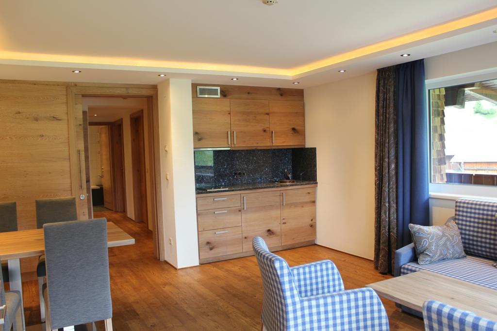 Hotel Garni Laerchenhof Lech am Arlberg Szoba fotó